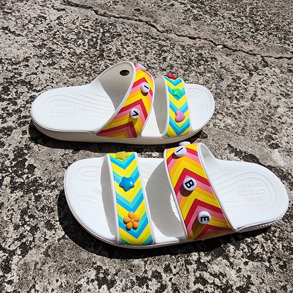 Crocs Classic Festival Vibes Sandals Slides  Charms Men’s Size 8 Women’s Size 10